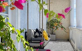 Le Bonheur Hotel